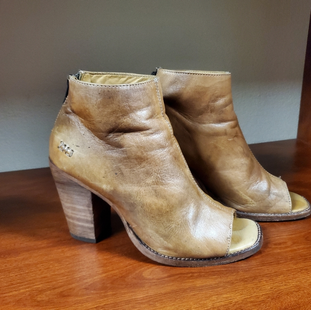 BedStu Leather Zip Heel